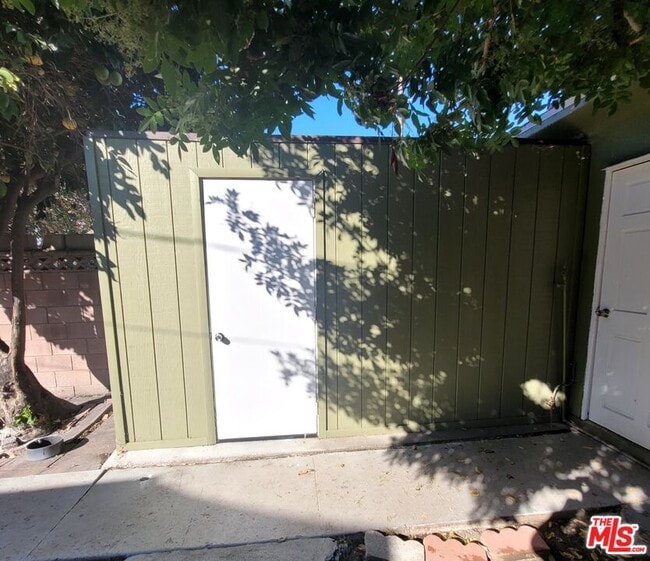 Building Photo - 3760 Wellington Rd