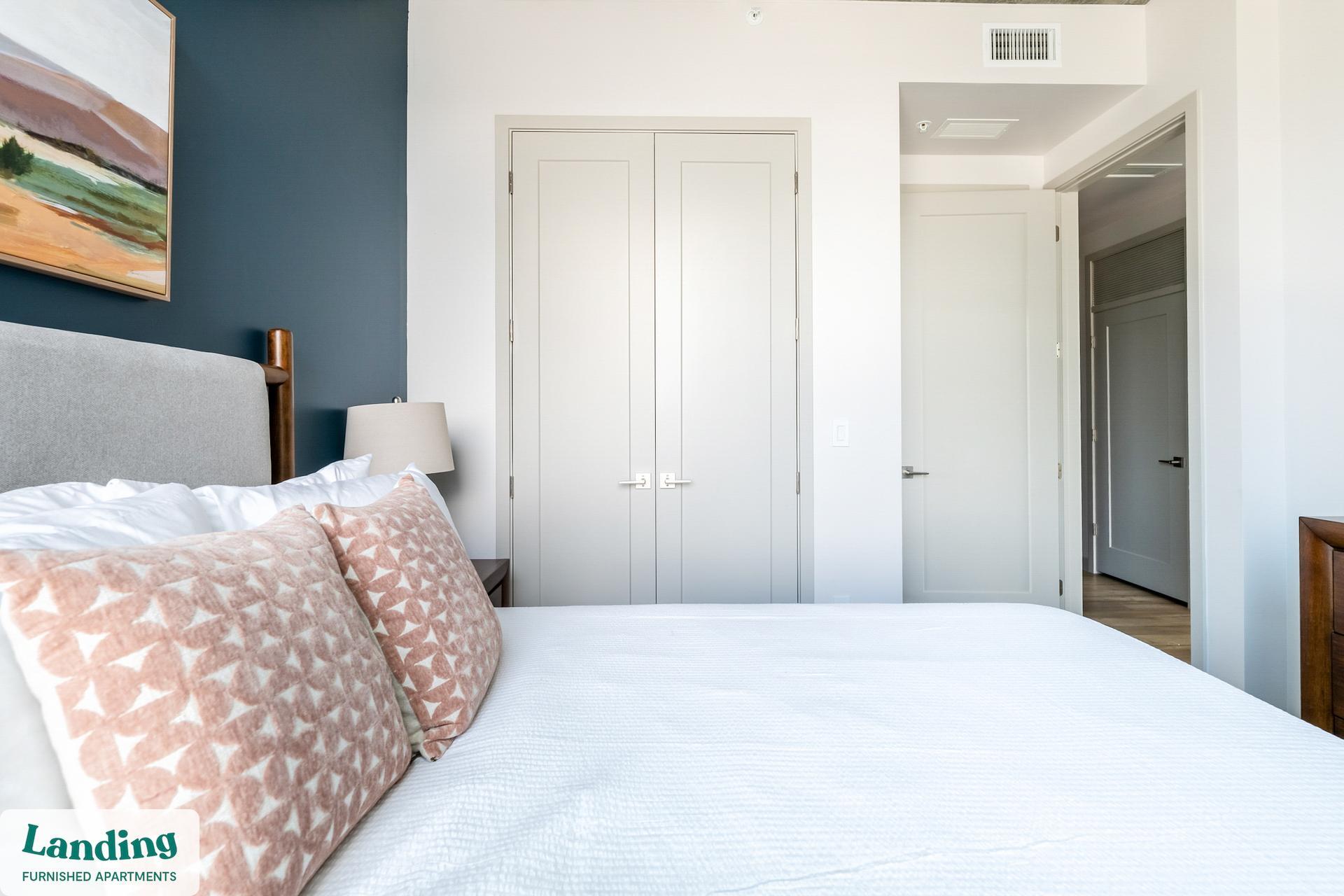 Building Photo - 151 S State St