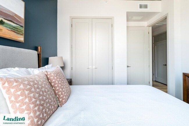 Building Photo - 151 S State St