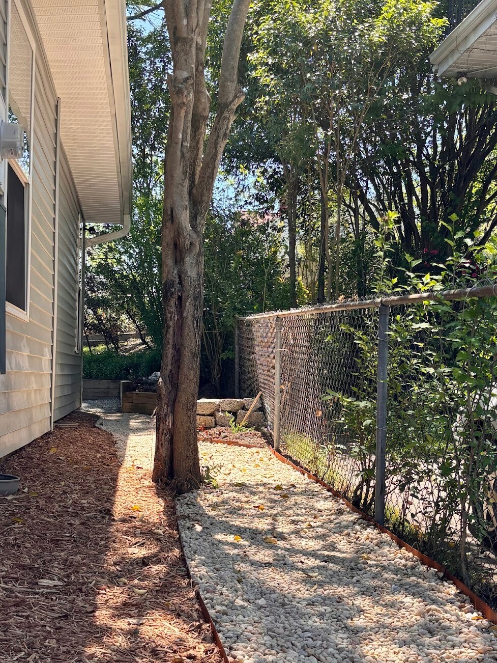 Building Photo - 620 Massey Ave