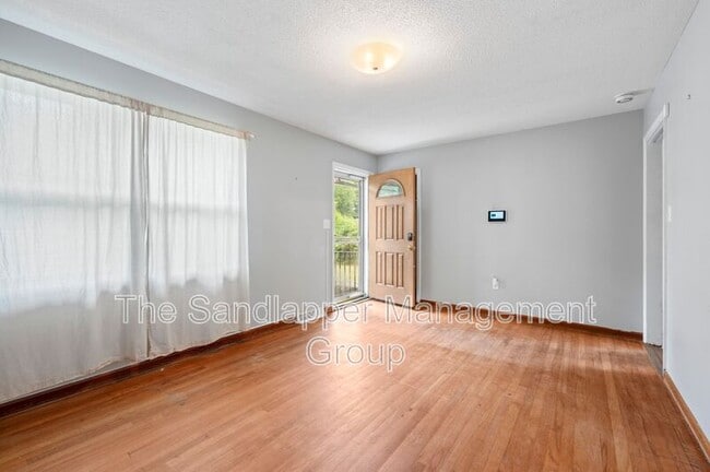 Building Photo - 7673 Barclay Ave