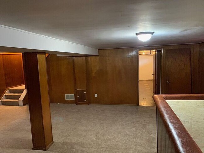 Building Photo - 3 Bedroom Semi-Detached house