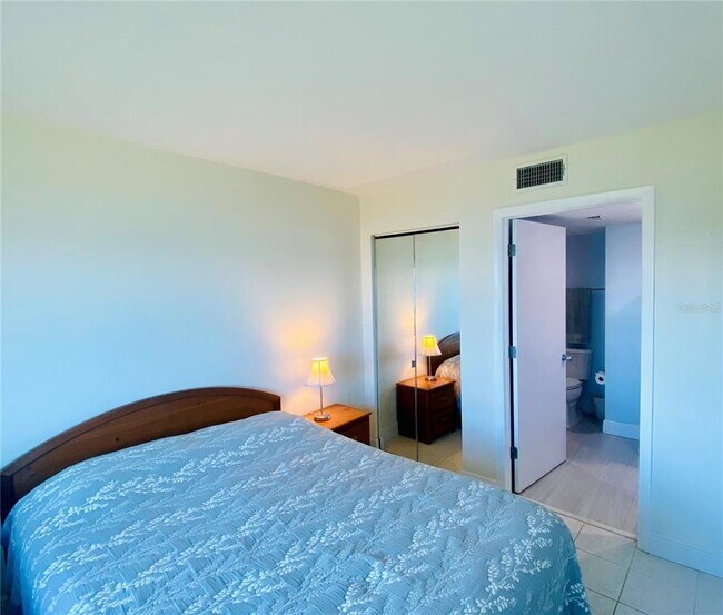 Building Photo - 1515 Pinellas Bayway S
