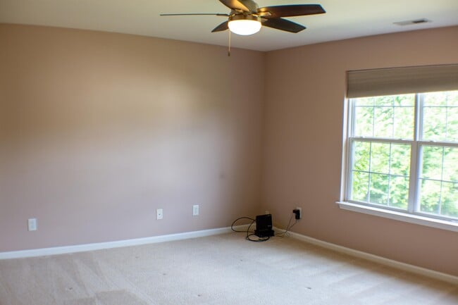 Building Photo - 5145 Mabe Dr