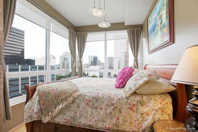 Building Photo - Luxe Loft Living in the Heart of Little Italy