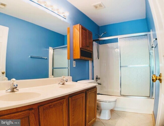 Building Photo - 21 Warwick Way