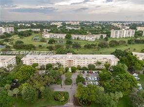 Building Photo - 3850 Oaks Clubhouse Dr