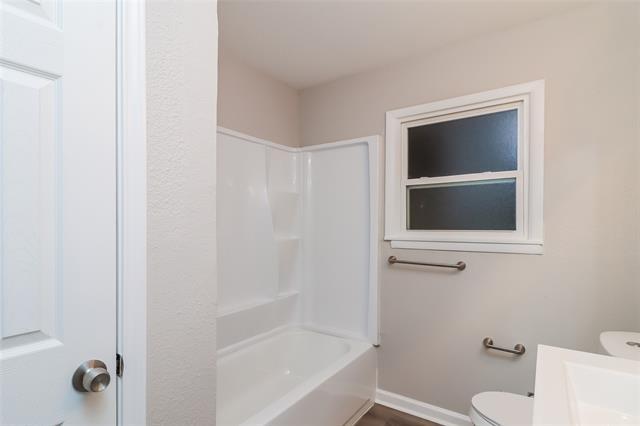 Building Photo - 3550 Creston Ct