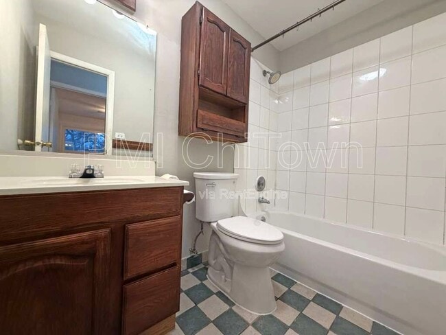 Building Photo - 470 Northview Ln