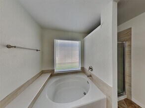 Building Photo - 26949 Carriage Manor Ln