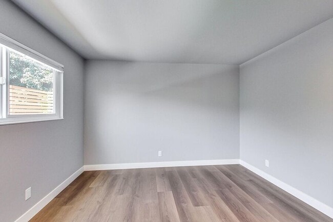 Building Photo - 4401 Castanos St