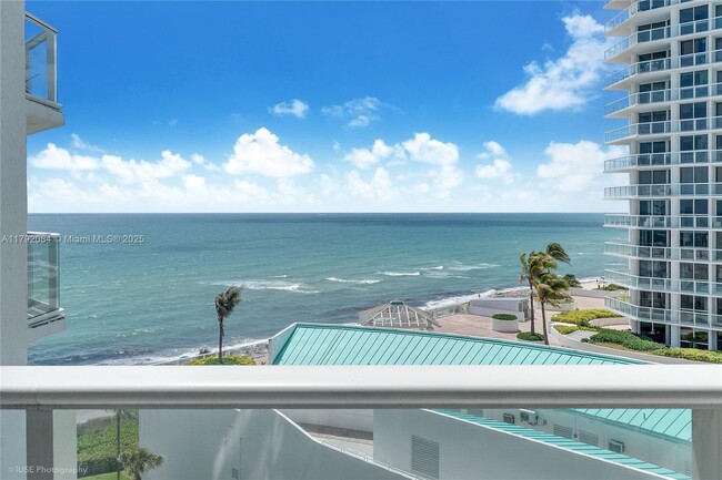 Primary Photo - 16445 Collins Ave