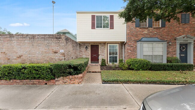 Building Photo - 2107 Lander Ln