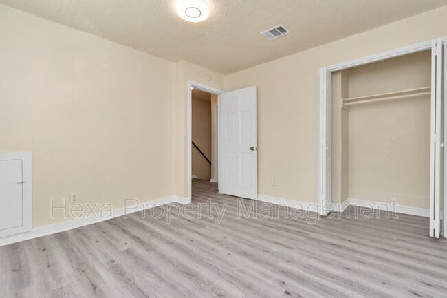 Building Photo - 6605 Brittmoore Rd