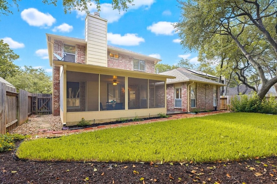 Building Photo - 119 Baythorne