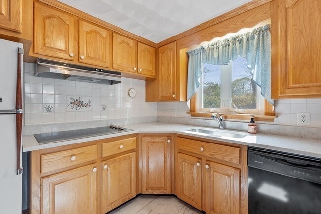 Building Photo - 3 Melo Rd