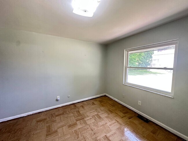 Building Photo - 2723 McCall St