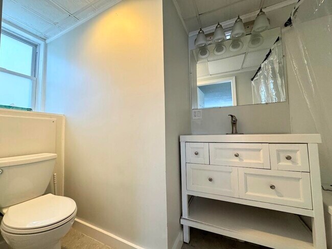 Building Photo - 240 Leda Ave