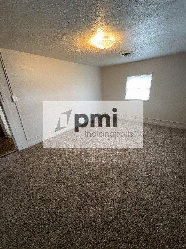 Building Photo - 1311 E 11th St