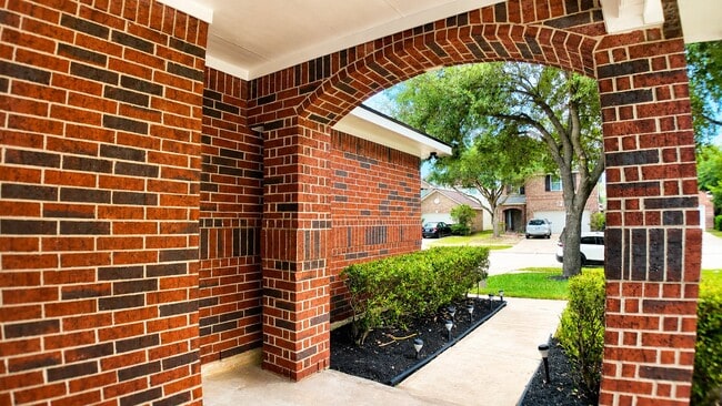 Building Photo - 7543 Legacy Pines Dr