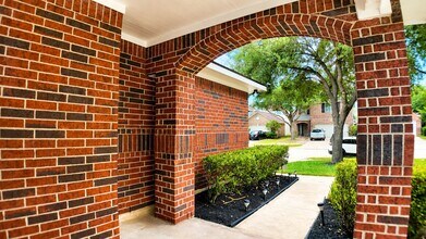 Building Photo - 7543 Legacy Pines Dr
