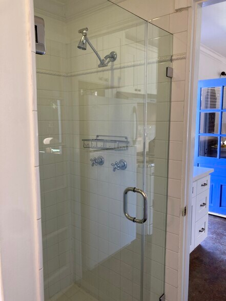 Building Photo - 5744 Calhoun Ave