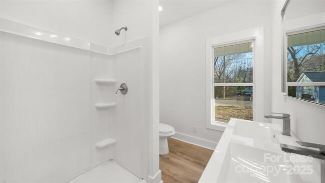 Building Photo - 55 Reed St NE