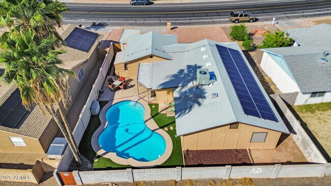 Building Photo - 1511 W Mesquite St