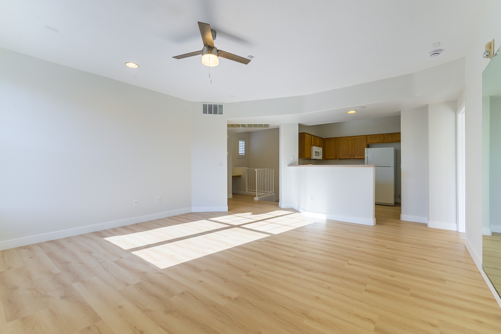 Building Photo - 5855 Valley Dr
