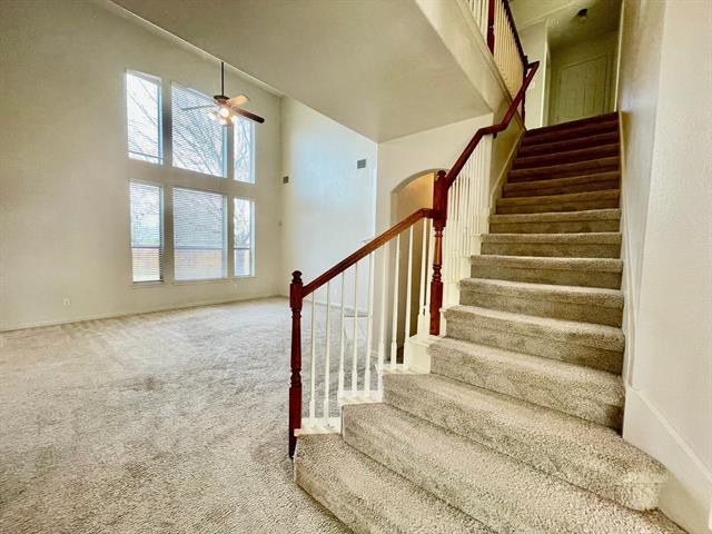 Building Photo - 6304 Blackstone Dr