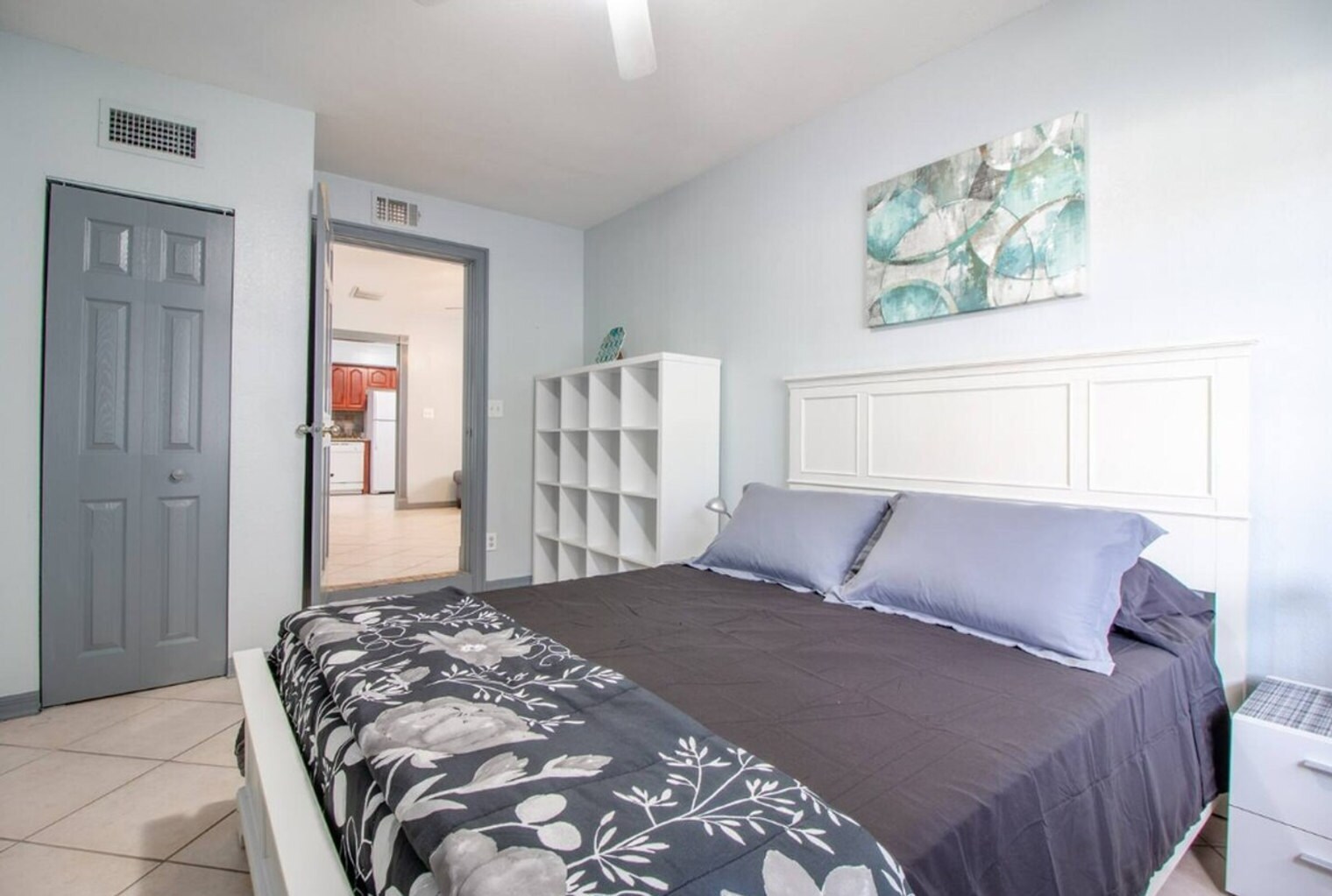 Building Photo - 5379 E Kaley St