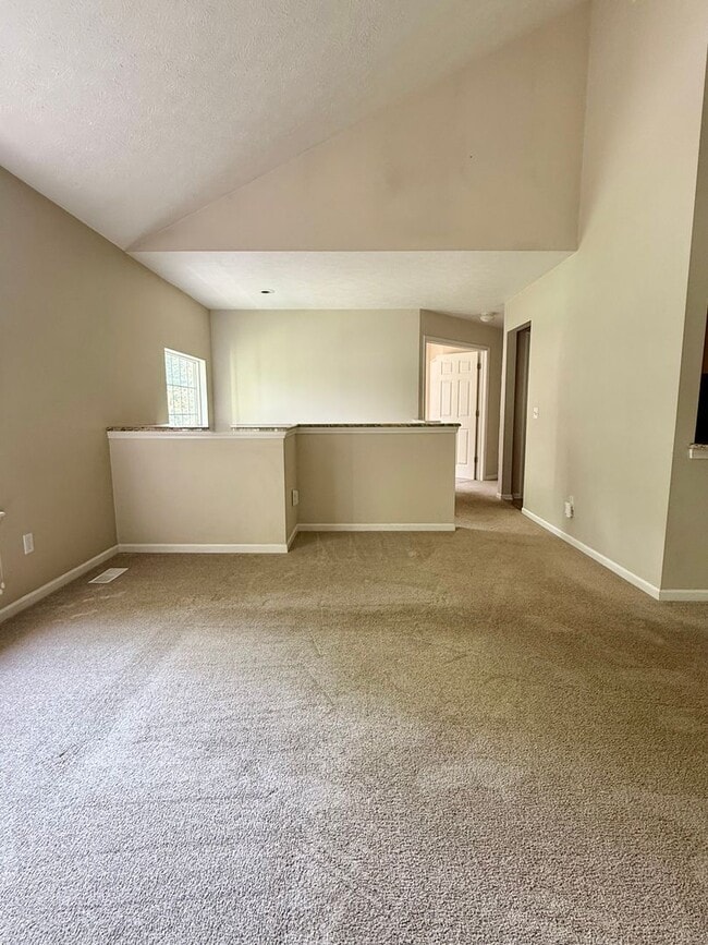 Building Photo - Three Bedroom Condo in Kalamazoo