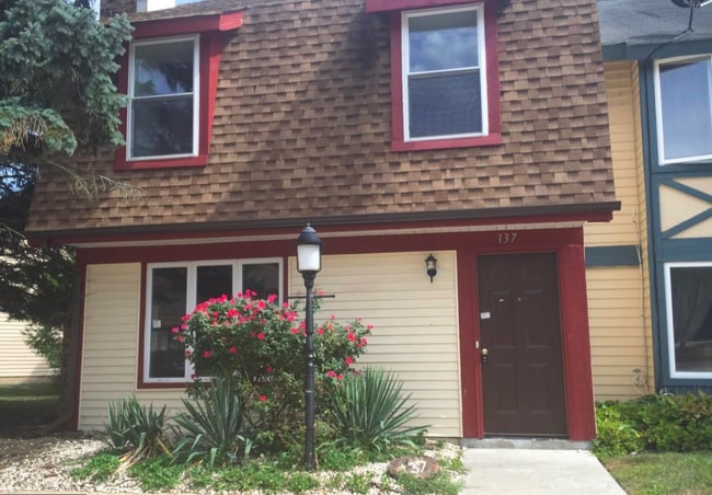 Primary Photo - 137 Chelsea Cir