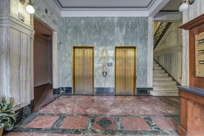 Building Photo - 140 Public Sq