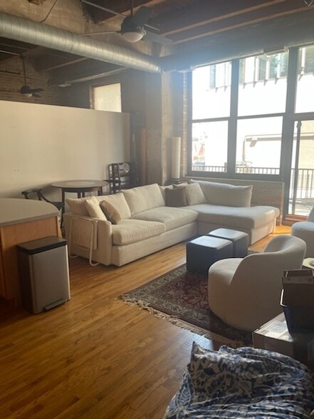 Building Photo - 215 N Aberdeen St