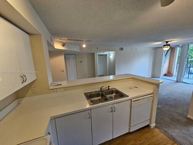 Building Photo - 2031 Renaissance Blvd