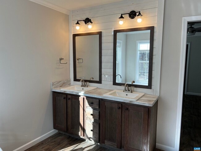 Building Photo - 3123 Scottsville Rd