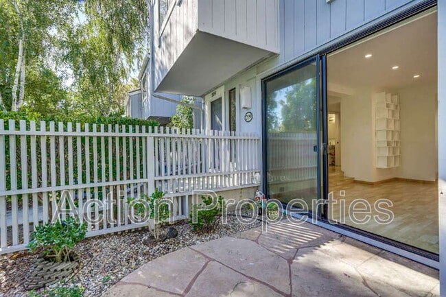 Building Photo - 209 Ortega Ave