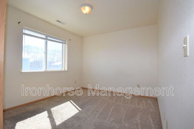 Building Photo - 2411 Wheeler Dr