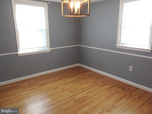 Building Photo - 210 Paddock Rd