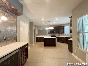 Building Photo - 8708 Laurel Canyon Dr