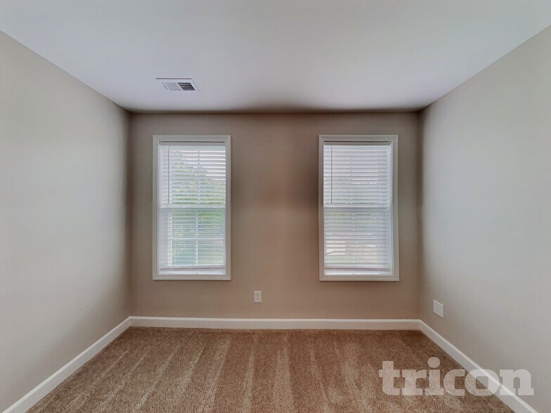 Building Photo - 111 Cottage Ct