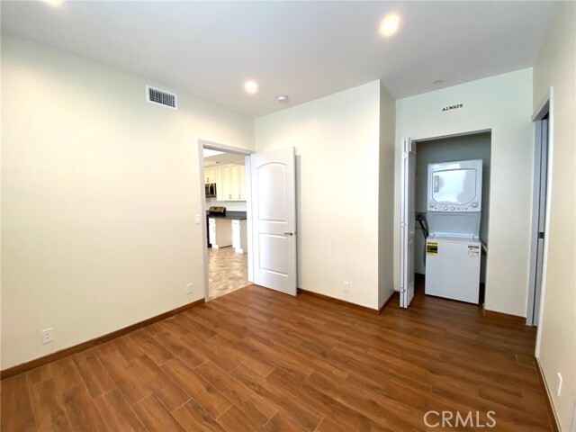 Building Photo - 953 Normandie Ave
