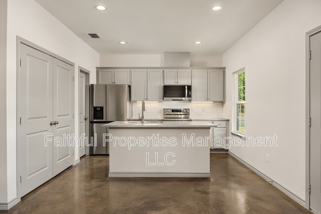 Building Photo - 13554 FM 14