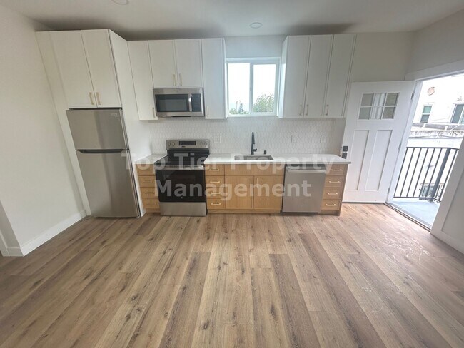 Building Photo - **BRAND NEW - 1 bed, 1 bath Unit in the Heart of South Park - Available NOW***