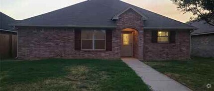 Building Photo - 1110 Avendale Dr