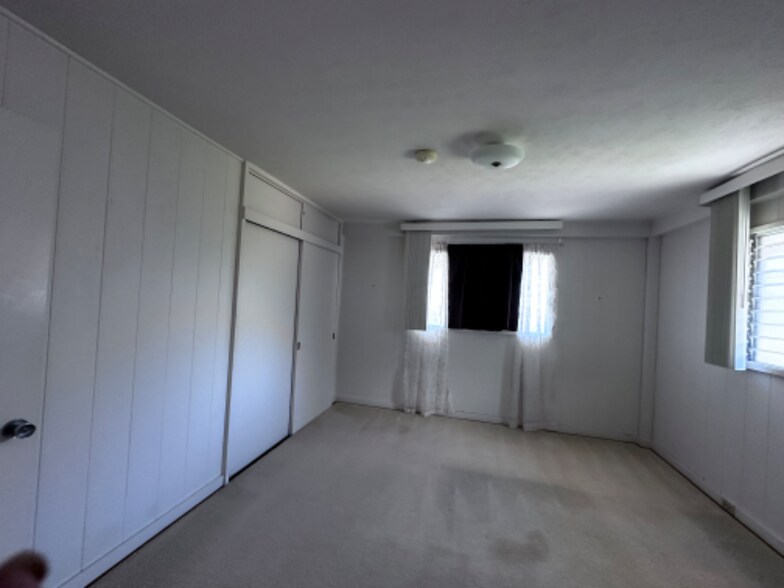 Building Photo - 954 Alewa Dr
