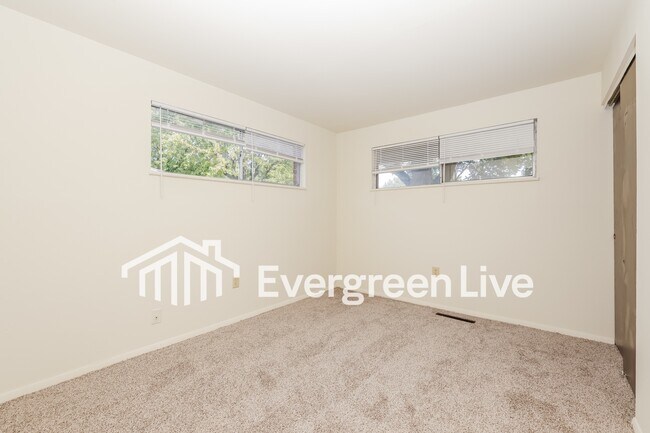 Building Photo - 4344 Kitridge Rd