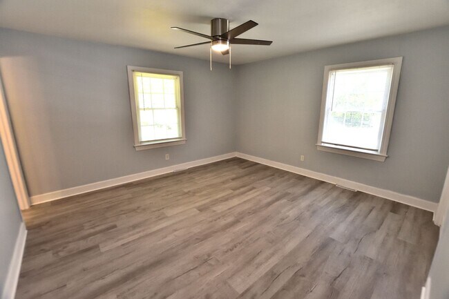 Building Photo - 1640 Bridgedale Dr