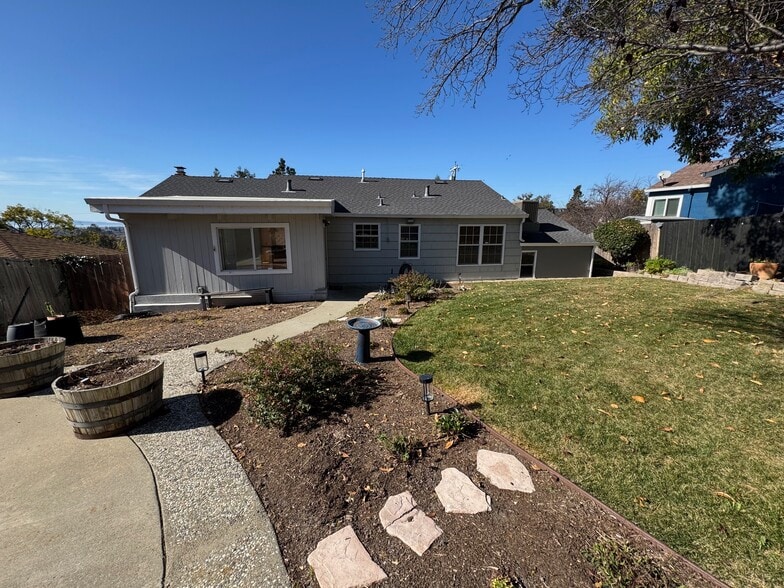 Building Photo - 1968 Manchester Rd